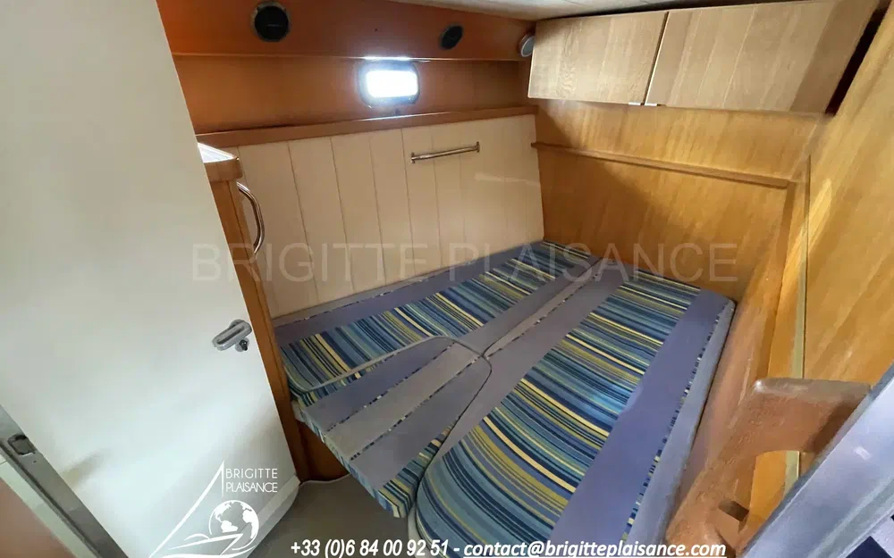 slider 9 Ferretti Altura 422