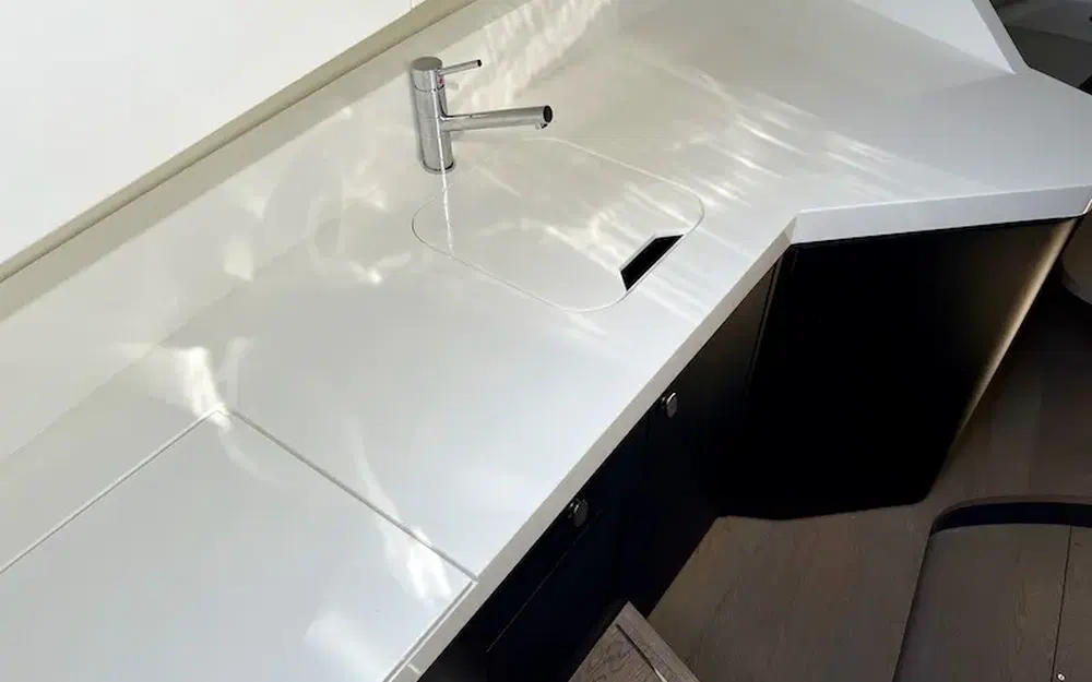 slider 21 Fairline F-Line 33