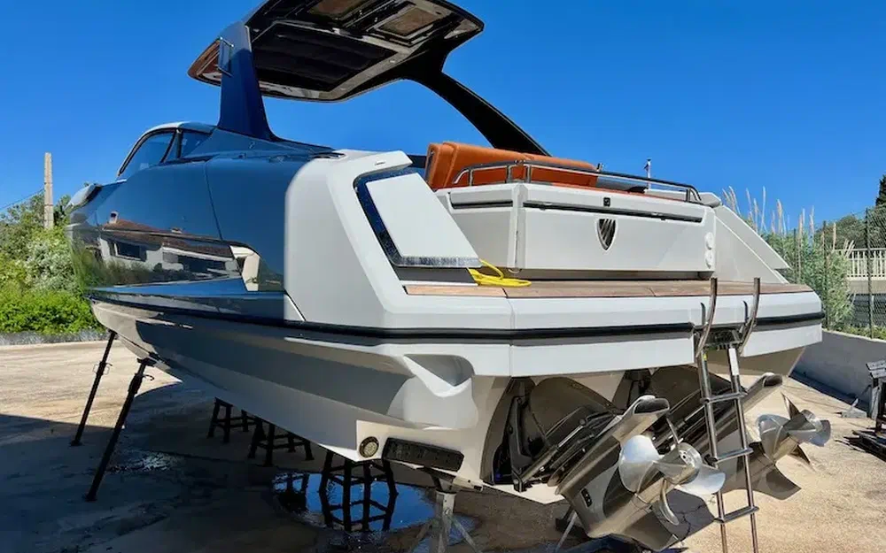 slider 3 Fairline F-Line 33