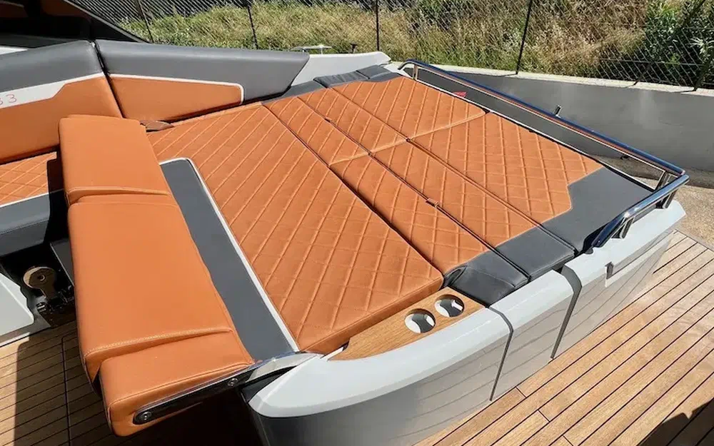 slider 5 Fairline F-Line 33