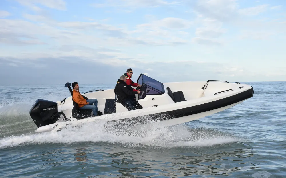 slider 0 Iron Boats  707 - null