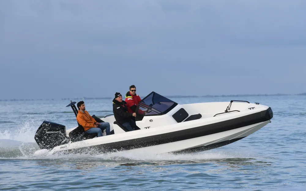 slider 2 Iron Boats  707 - null
