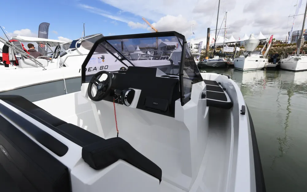 slider 5 Iron Boats  707 - null