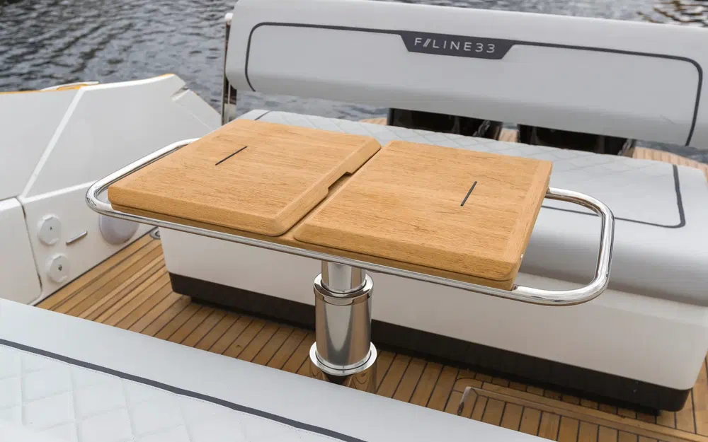 slider 13 Fairline F-Line 33
