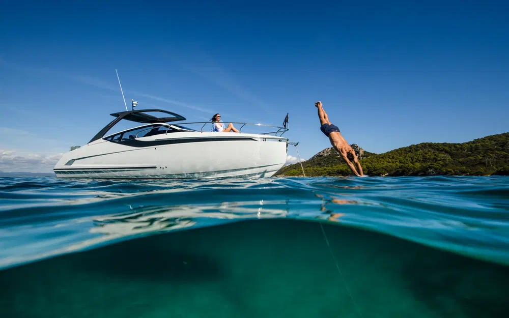 slider 5 Fairline F-Line 33