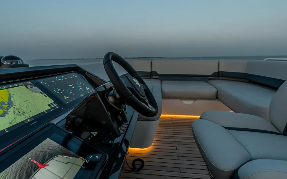 slider 12 Fairline Phantom 65 - null