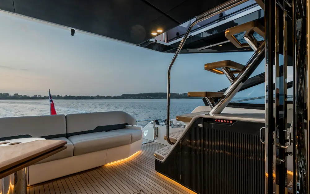 slider 13 Fairline Phantom 65 - null