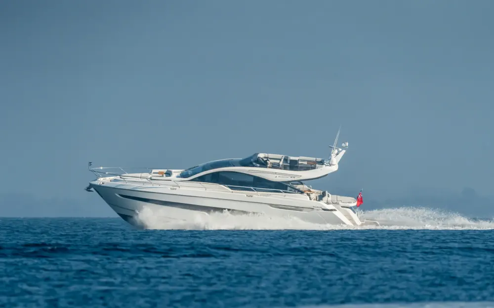 slider 1 Fairline Phantom 65 - null