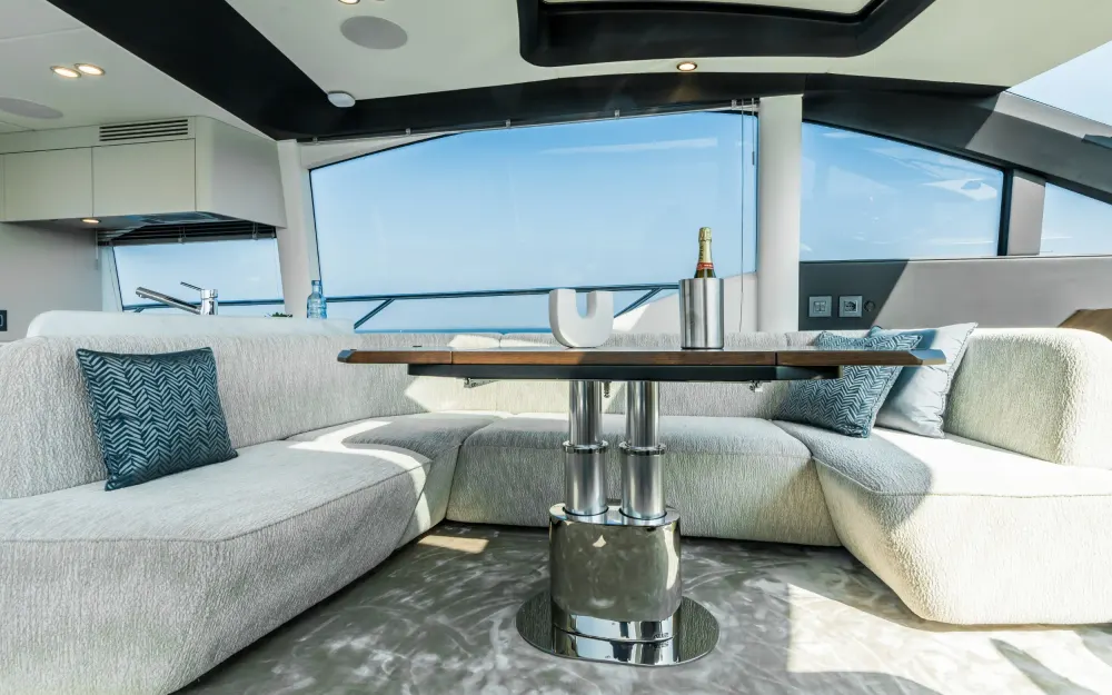 slider 21 Fairline Phantom 65 - null