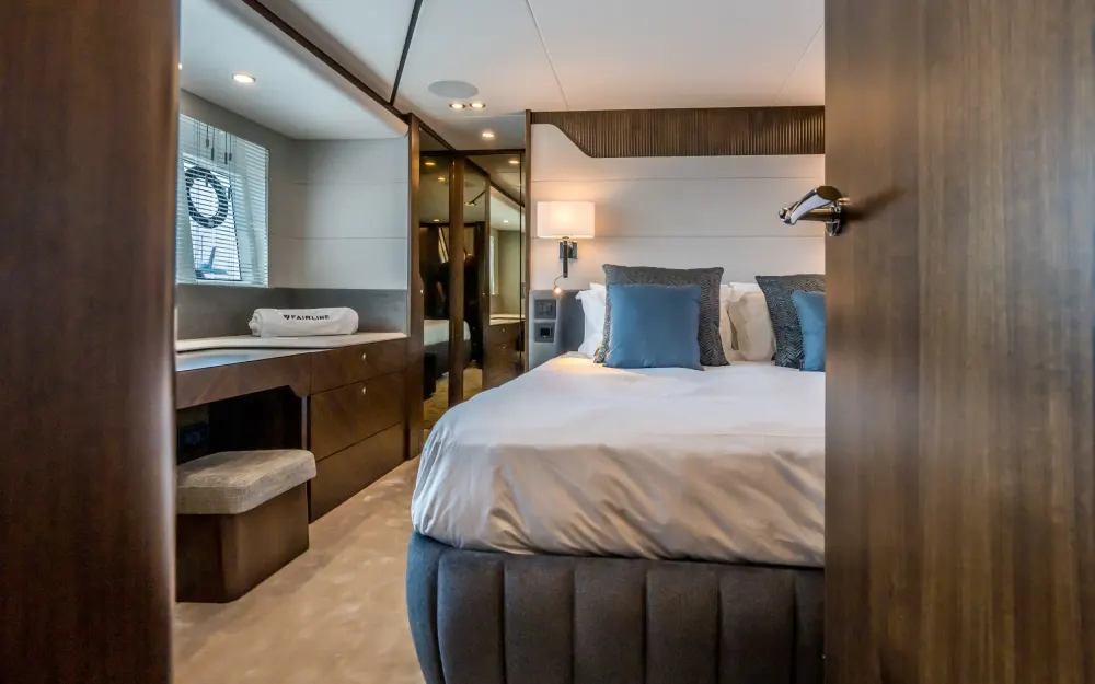 slider 25 Fairline Phantom 65 - null
