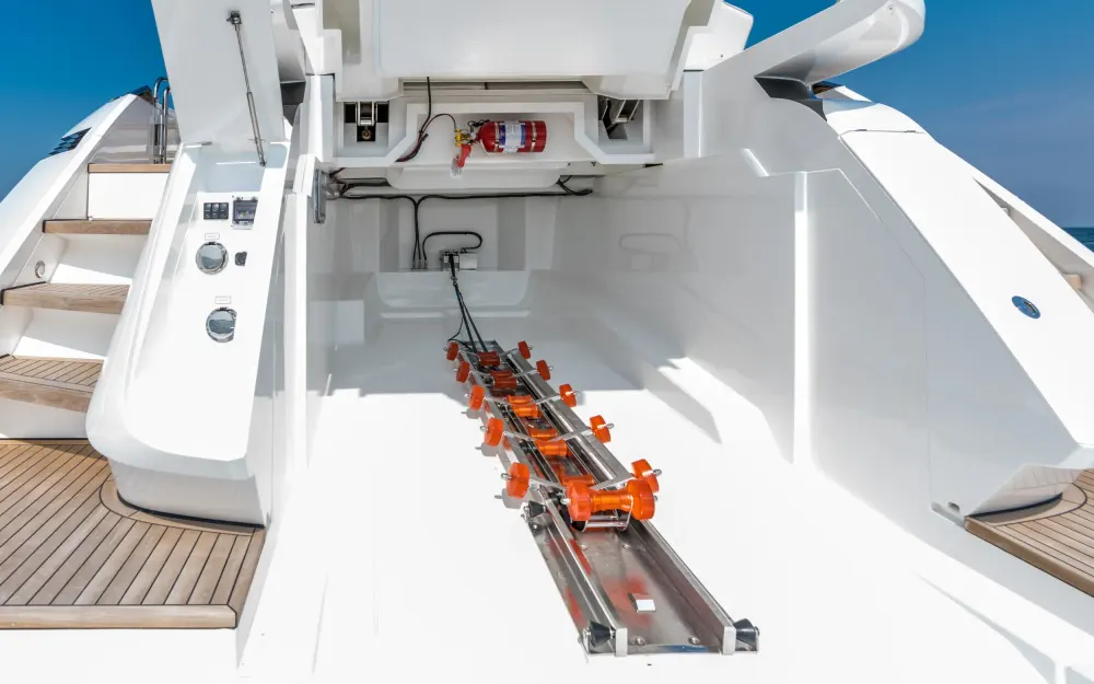 slider 7 Fairline Phantom 65 - null