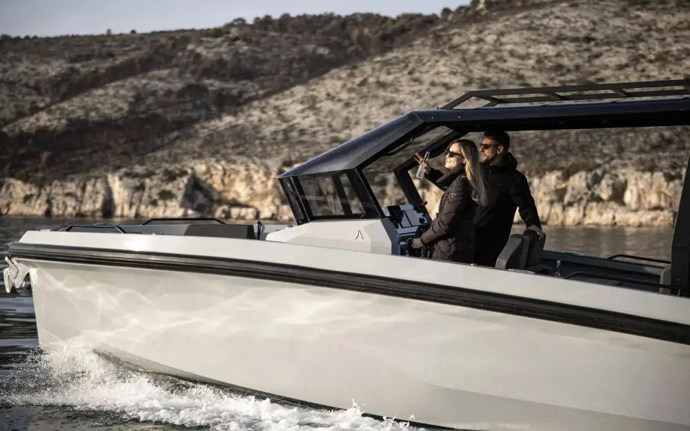 slider 11 Rand Boats Roamer 29