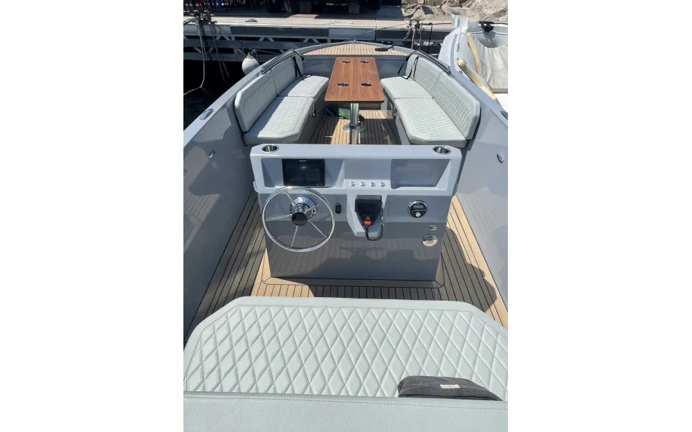 slider 23 Rand Boats Mana 23 - null