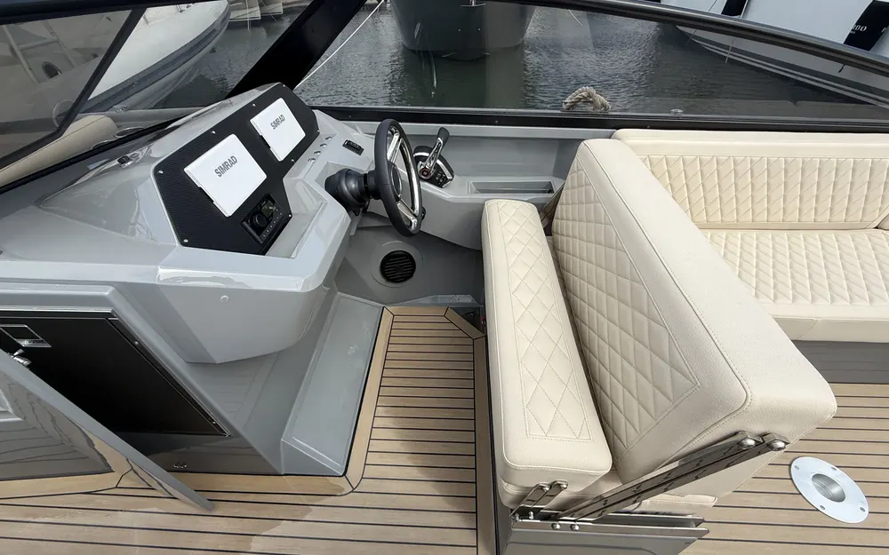 slider 11 Rand Boats Supreme 27 - null