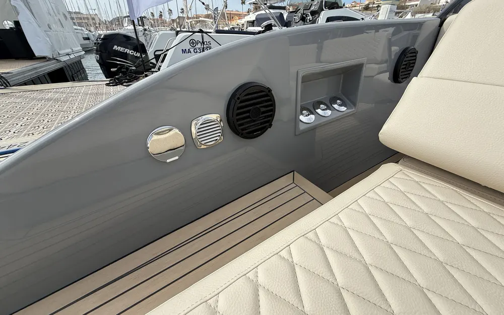 slider 12 Rand Boats Supreme 27 - null