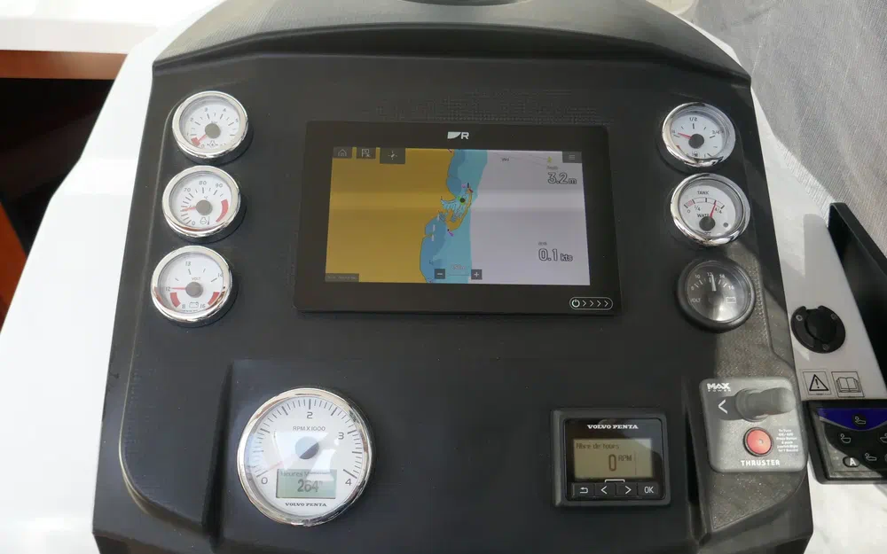 slider 21 Beneteau Antares 30 S