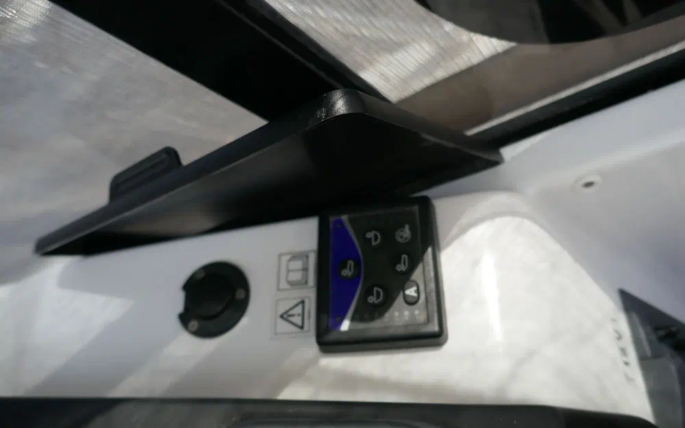 slider 45 Beneteau Antares 30 S