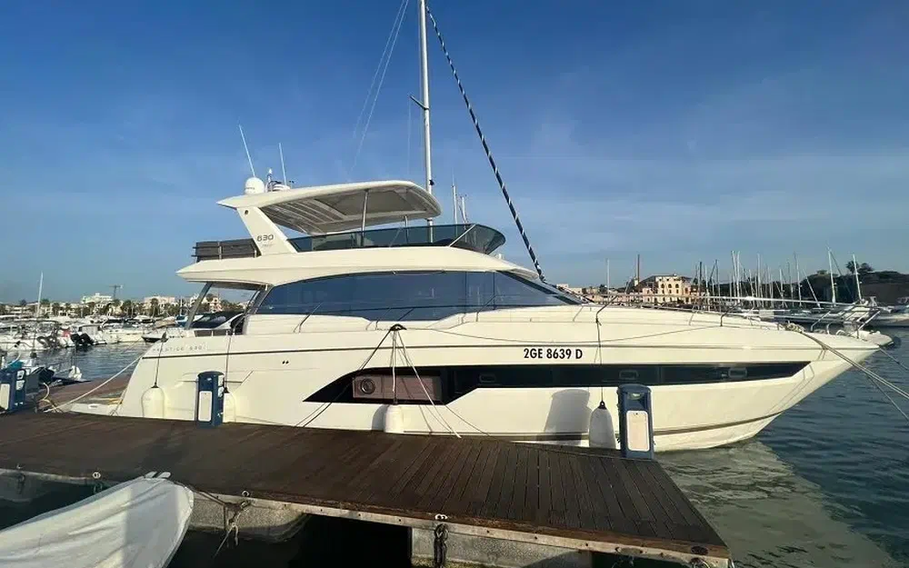 slider 0 Prestige Yachts 630 Fly
