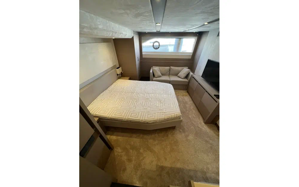 slider 14 Prestige Yachts 630 Fly