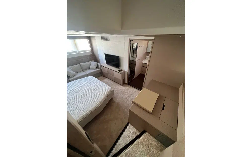 slider 15 Prestige Yachts 630 Fly