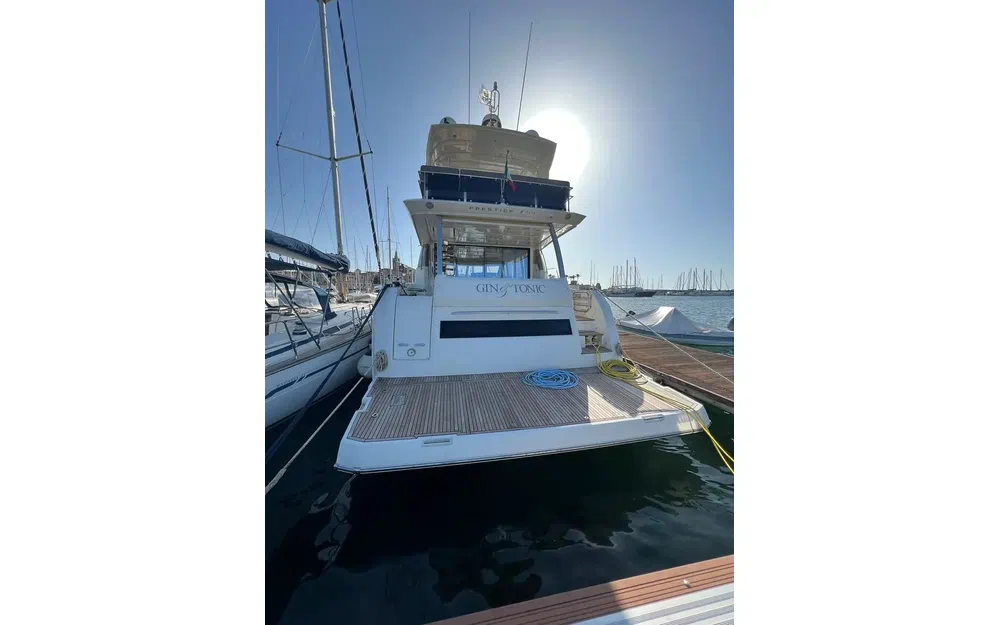 slider 2 Prestige Yachts 630 Fly