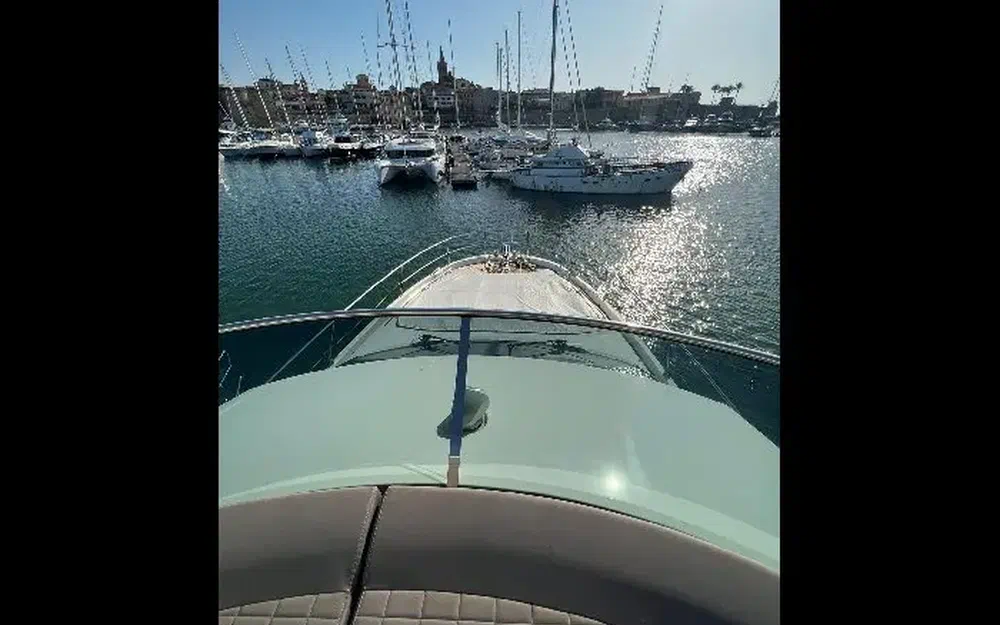 slider 3 Prestige Yachts 630 Fly