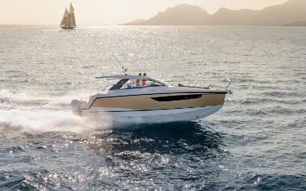 slider 23 Sealine  S335v
