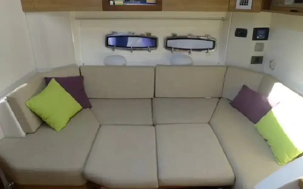 slider 16 Sealine  SC 38
