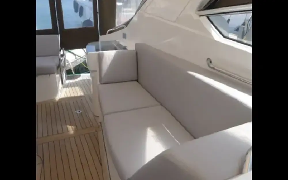 slider 7 Sealine  SC 38