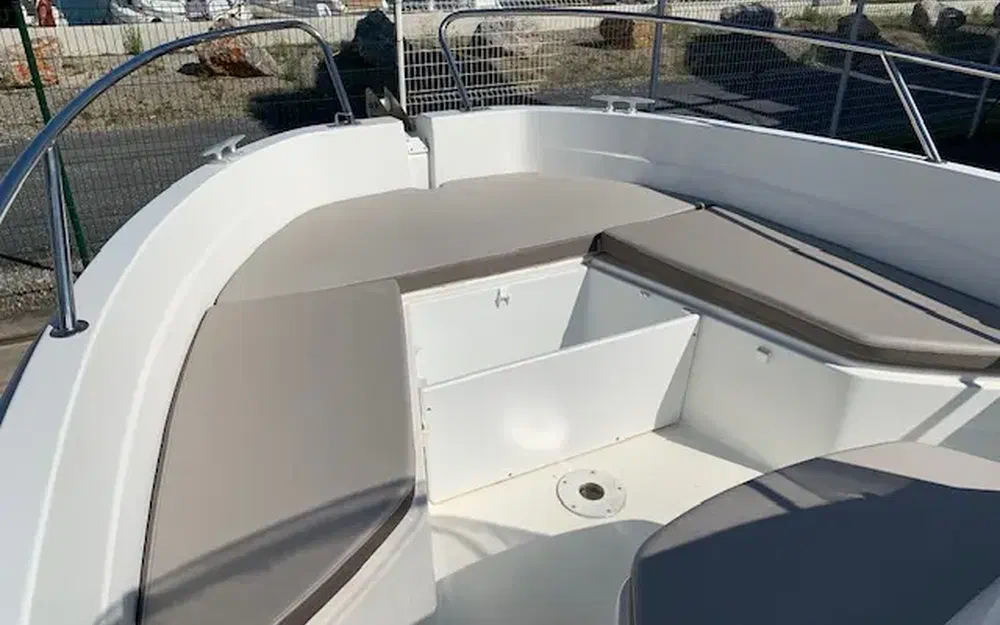 slider 9 Jeanneau Cap Camarat 5.5 CC