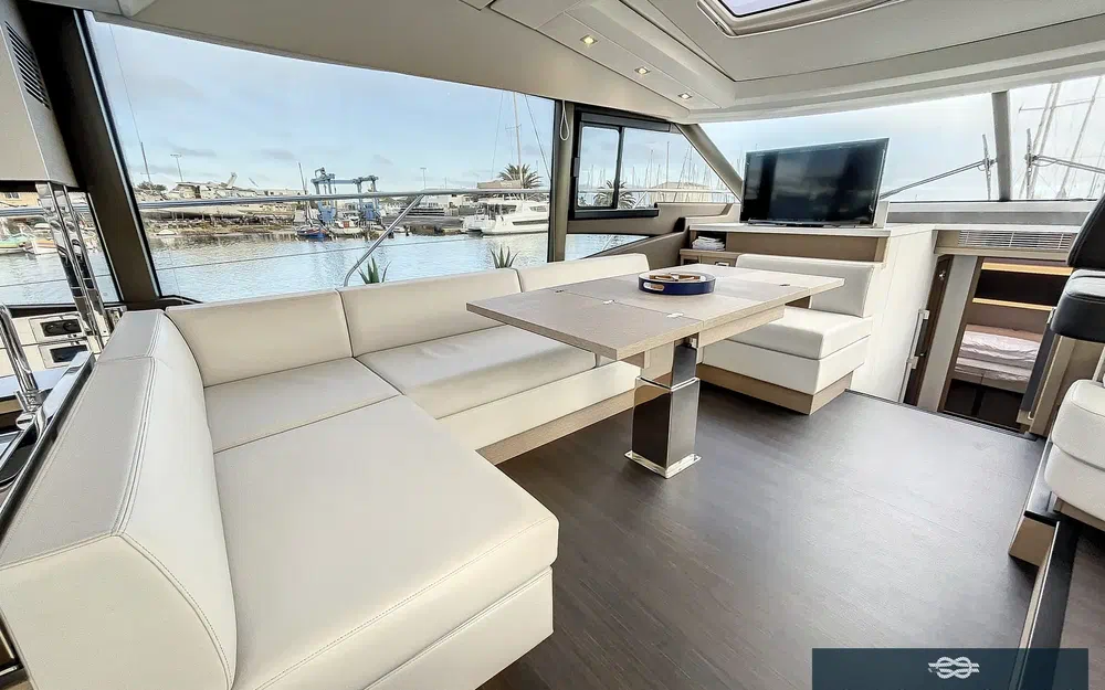 slider 9 Prestige Yachts 590 S