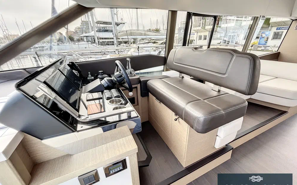 slider 12 Prestige Yachts 590 S