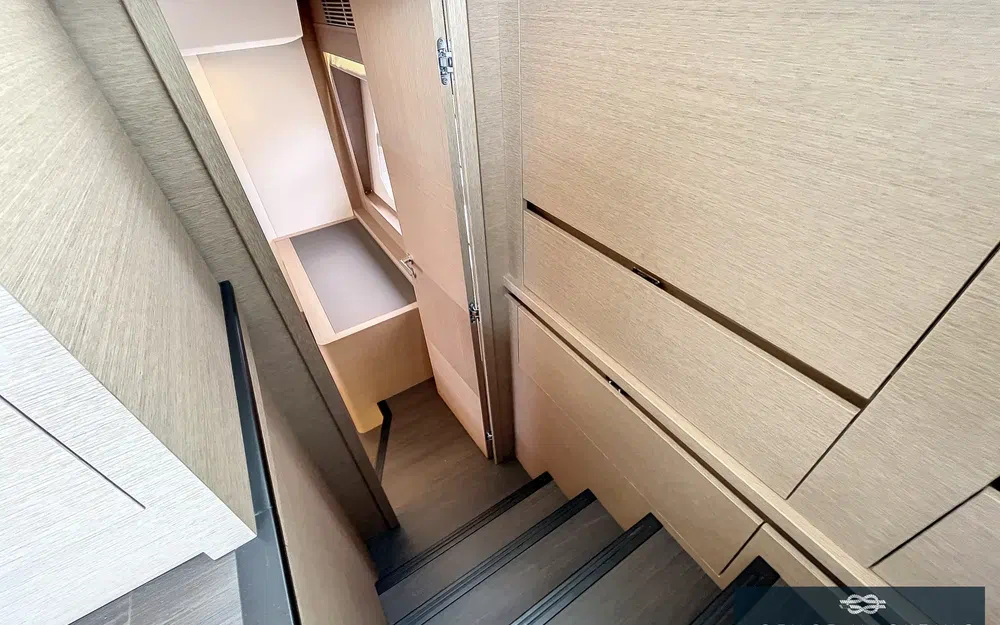 slider 16 Jeanneau Prestige 590