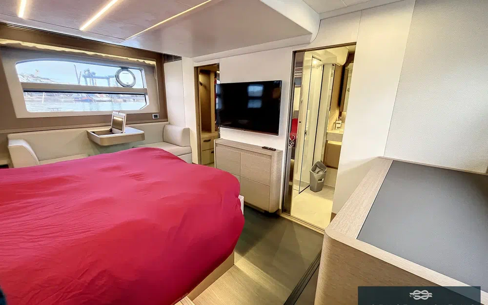 slider 17 Jeanneau Prestige 590