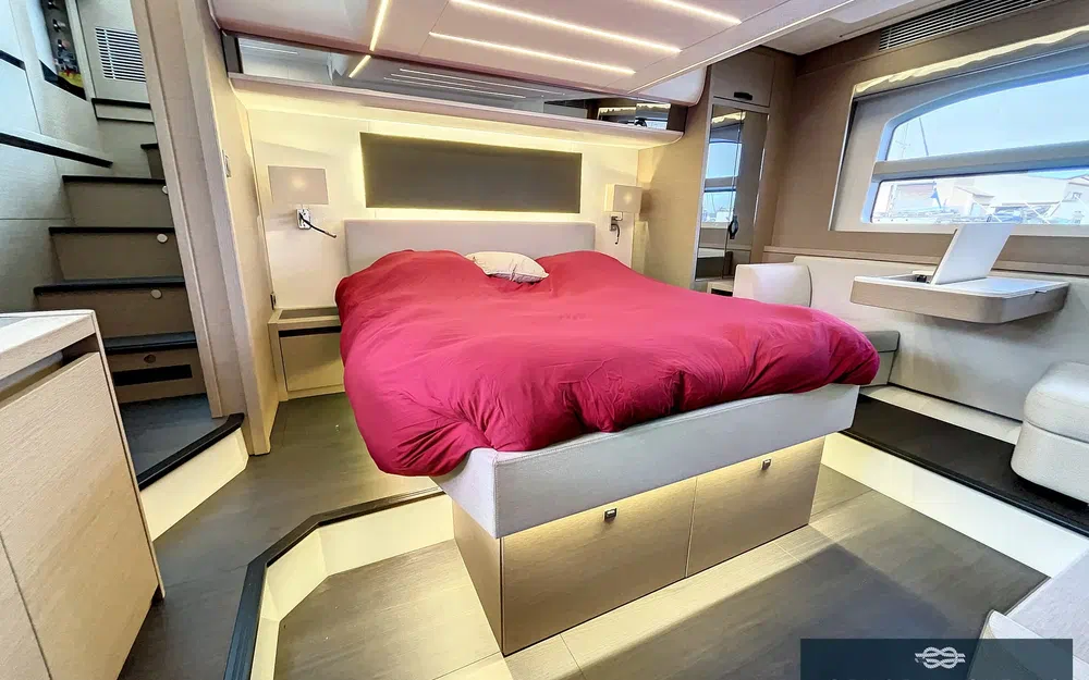 slider 18 Prestige Yachts 590 S