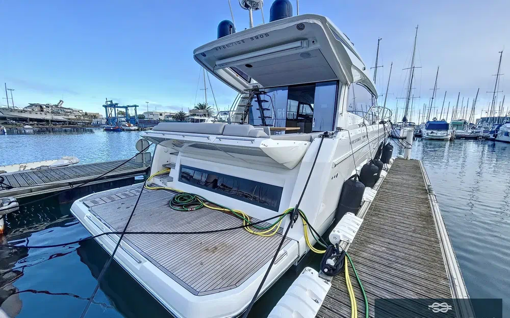 slider 1 Jeanneau Prestige 590