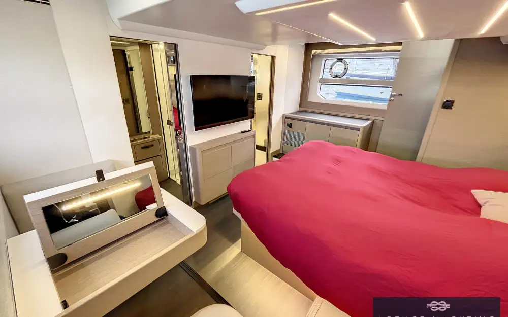 slider 19 Jeanneau Prestige 590 S
