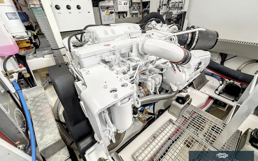 slider 33 Jeanneau Prestige 590