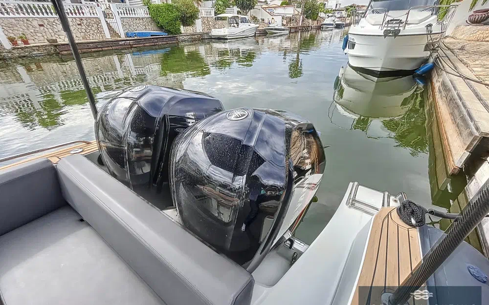 slider 11 Capelli Tempest 1000