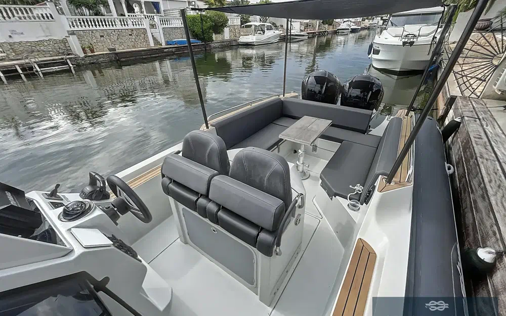 slider 6 Capelli Tempest 1000