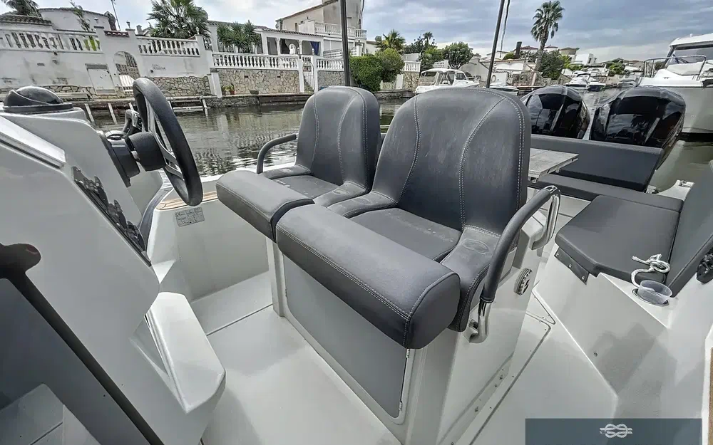 slider 7 Capelli Tempest 1000