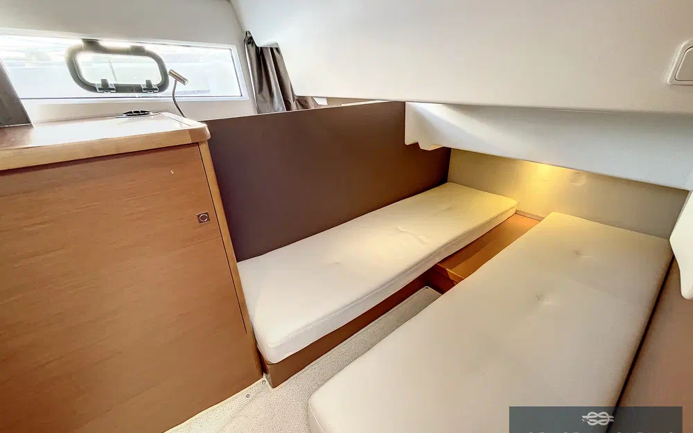 slider 17 Jeanneau NC 11