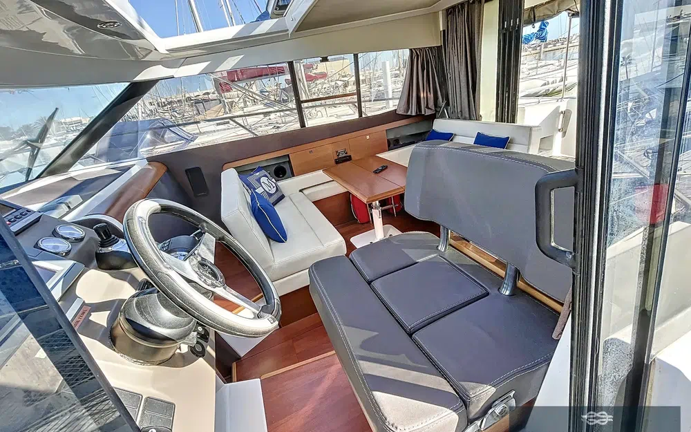 slider 8 Jeanneau NC 11