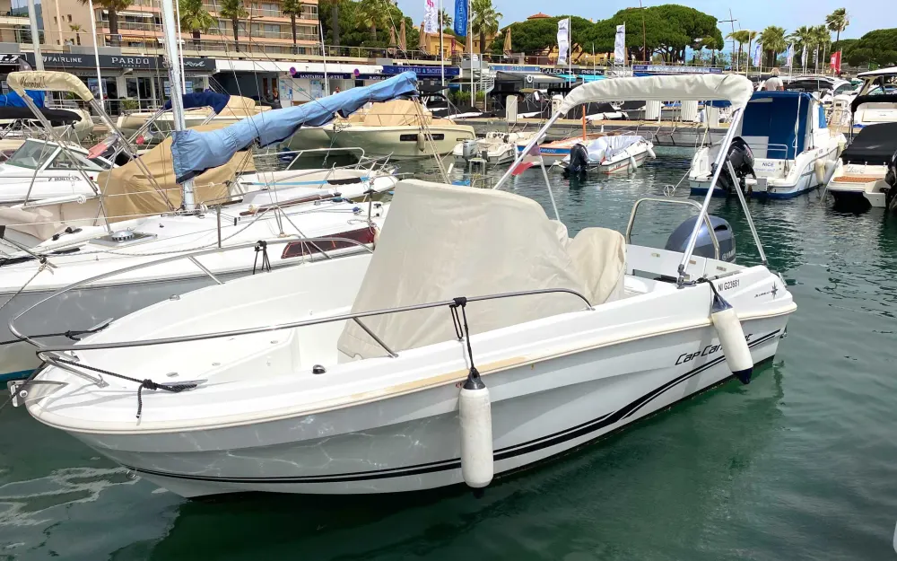 slider 11 Jeanneau Cap Camarat 5.5 CC Serie 2