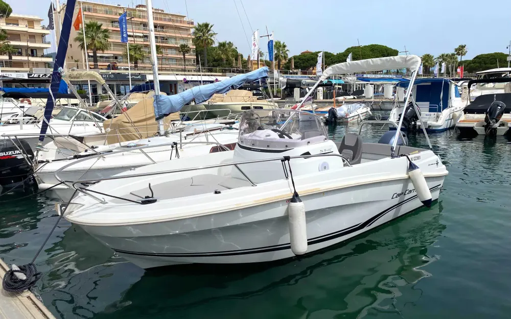 slider 1 Jeanneau Cap Camarat 5.5 CC Serie 2