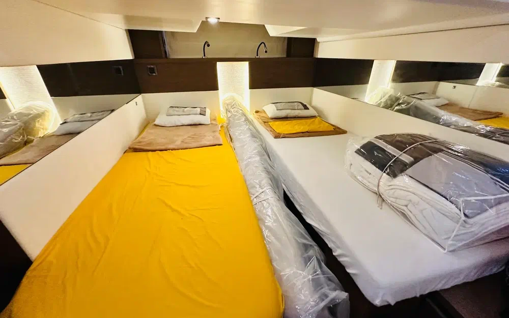 slider 10 Jeanneau Leader 40