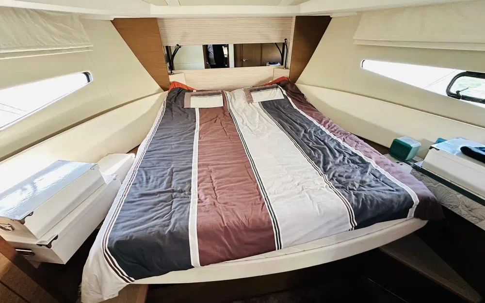 slider 11 Jeanneau Leader 40