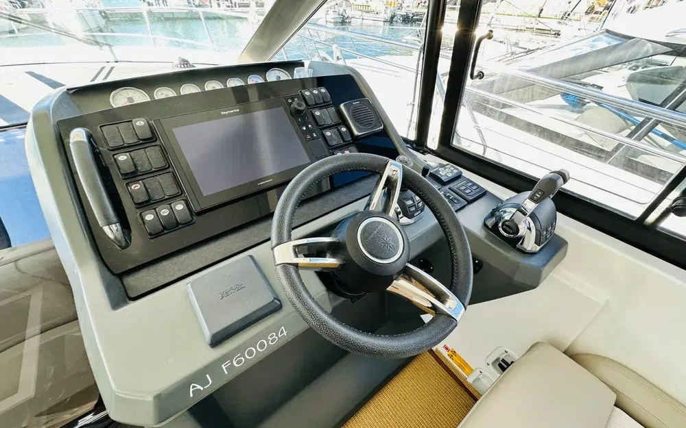 slider 1 Jeanneau Leader 40