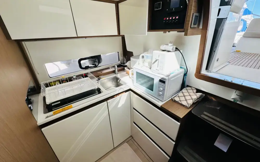 slider 6 Jeanneau Leader 40 Sportop