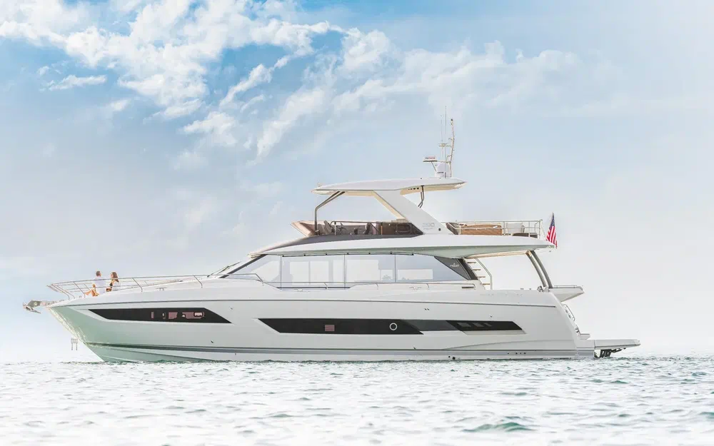 slider 0 Prestige Yachts 690